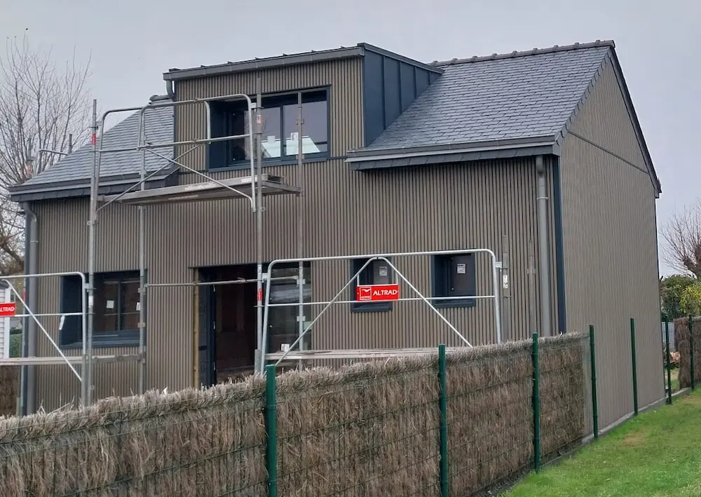 CHALET en claire voie neuf Habillage maison entière bardage claire voie weo